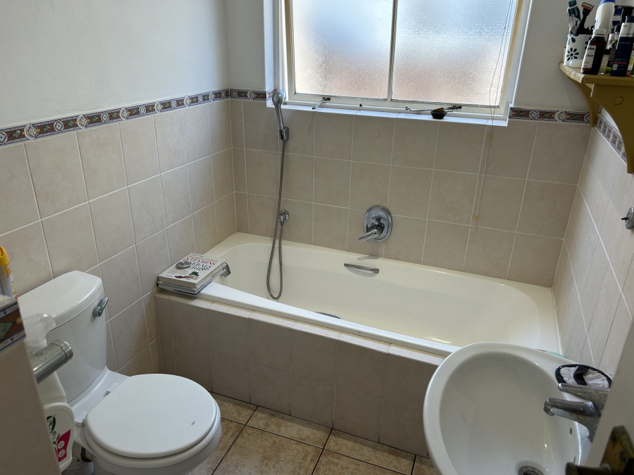 2 Bedroom Property for Sale in Zevenzicht Western Cape